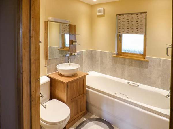 Valley View Lodge Trelystan Екстериор снимка